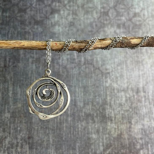 Vintage Openwork Flower Scroll Engraved Necklace