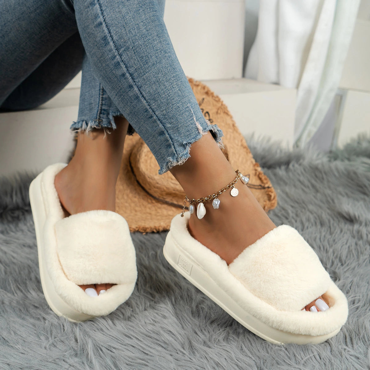 Simple Lightweight  Slippers