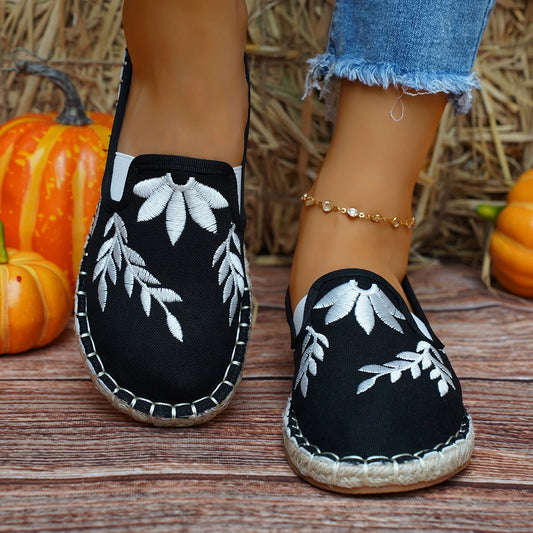 Embroidered  Round Toe Shoes