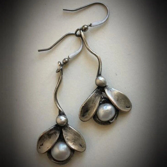 Petal Pearl Earrings