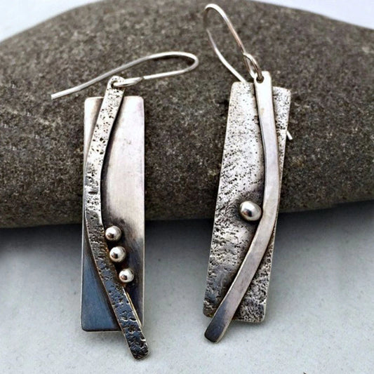 Vintage Square Three-dimensional Line Earrings